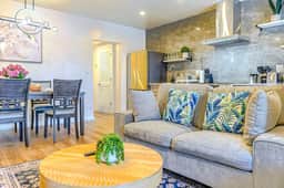 5 Star Art District Haven–Walk to Top Attractions!
