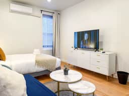 Charming Studio Apt in Center City | 2F