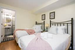Cozy Parisian Retreat| Brand New| Near Penn&Drexel
