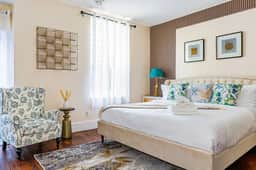 Luxury 3BR/3BA•Air Hockey Lounge•Walkable Old City