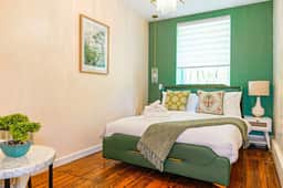 Luxury 3BR/3BA•Air Hockey Lounge•Walkable Old City