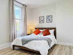 Ramblei near Drexel Park: 6-Bedroom