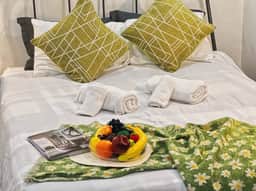 Ramblei near Rittenhouse Sq | Studio - 1R