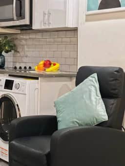 Ramblei near Rittenhouse Sq | Studio - 1R