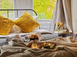Ramblei near Schuylkill River Park | Studio - 2R