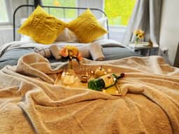 Ramblei near Schuylkill River Park | Studio - 2R