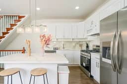 Spacious 3BR/3BA | Sleeps 8 | 10 Min to Stadium
