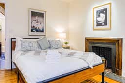Top Location! 3BR Designer Home in Rittenhouse Sq