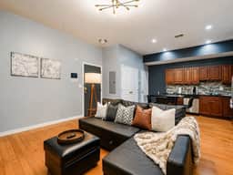 The Camac Hideaway | 2BR near Convention Center