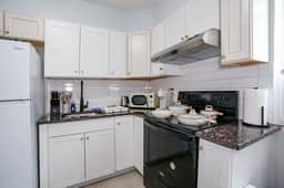 Lancaster Art Suite 4 | 2BR near Drexel & Penn