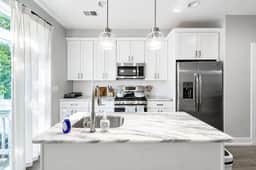 4BR Townhome w/ Rooftop & Backyard | Sleeps 8