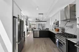 Queen Village Grand | 3BR, Rooftop & Garage - Image 5