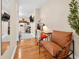Cherry Blossom Studio near Upenn with backyard - Image 4