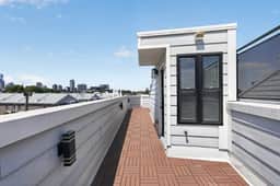 Queen Village Grand | 3BR, Rooftop & Garage - Image 5
