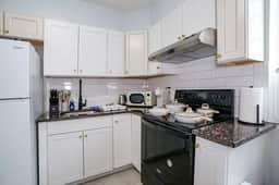 Lancaster Art Suite 4 | 2BR near Drexel & Penn - Image 5