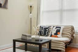 Cozy & Stylish 2BR Apt in University City - Image 4