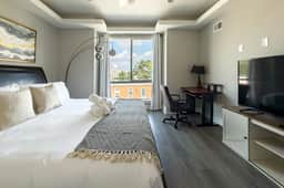 4BR Townhome w/ Rooftop & Backyard | Sleeps 8 - Image 4