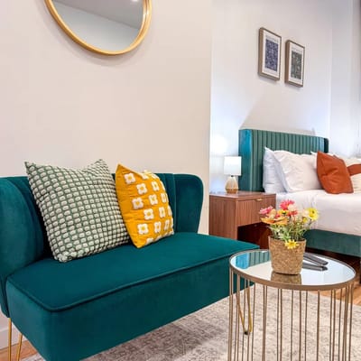 Charming Studio Apt in Center City | 1F