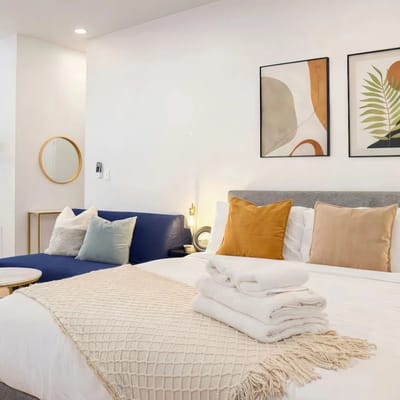Charming Studio Apt in Center City | 2F