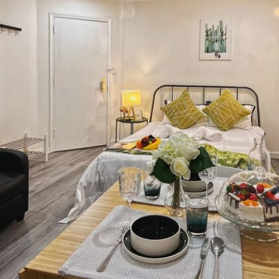 Ramblei near Rittenhouse Sq | Studio - 1R