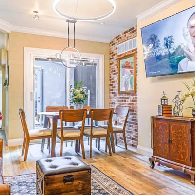 Top Location! 3BR Designer Home in Rittenhouse Sq