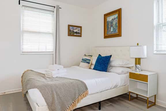 Private Bedroom near Temple U | Unit E - Image 1