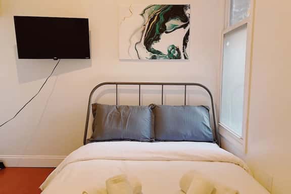 Ramblei near University City | Studio - 1M - Image 1