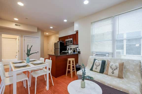 The Pennside 2BR Stay - Image 1