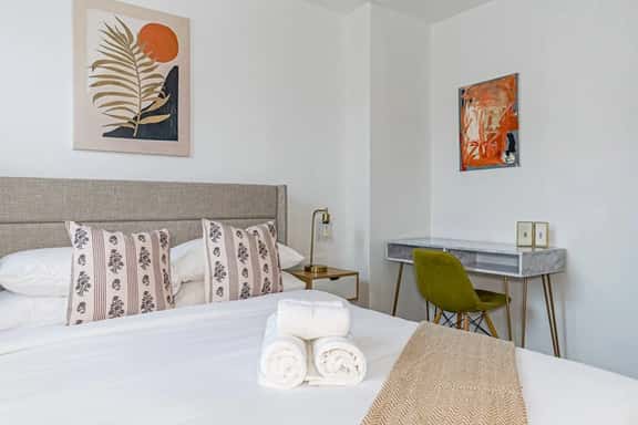 Private Bedroom near Temple U | Unit C - Image 1