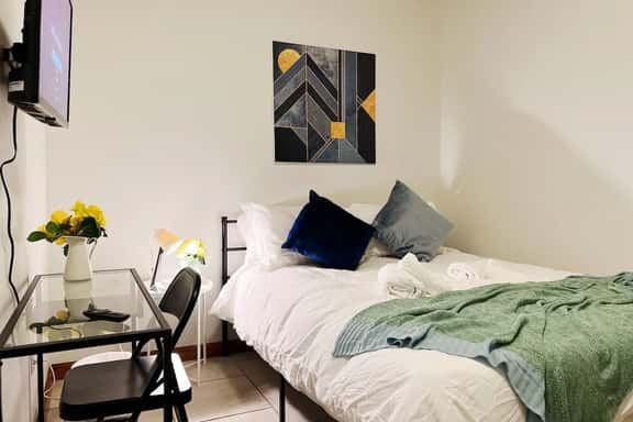 Ramblei near UPenn, Drexel & Art Museum| Room B3 - Image 1