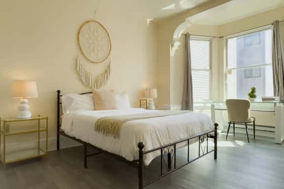 Cozy 1BR near Temple Campus & Subway - Image 1