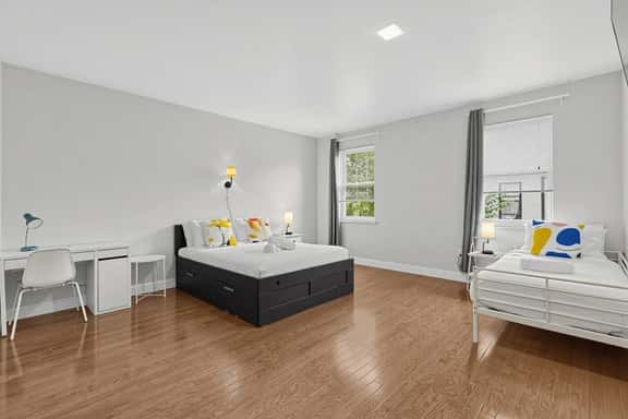 Deluxe Room for 3 Near UPenn & Drexel | 3R - Image 1