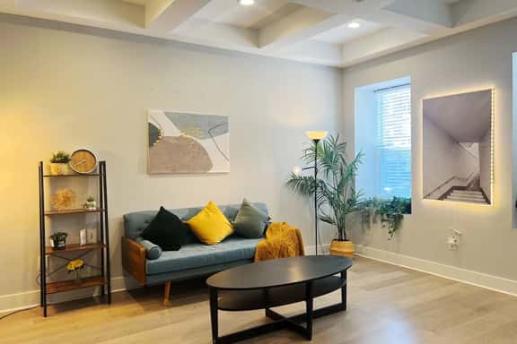 8-BR House near SJU & CHOP - Image 1