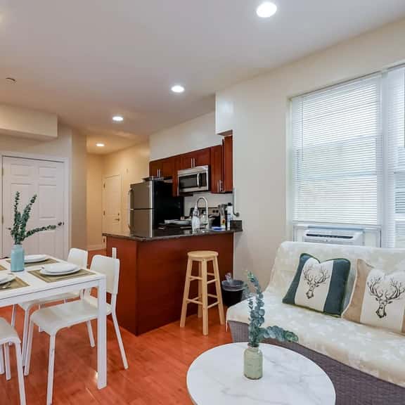 The Pennside 2BR Stay - Image 1