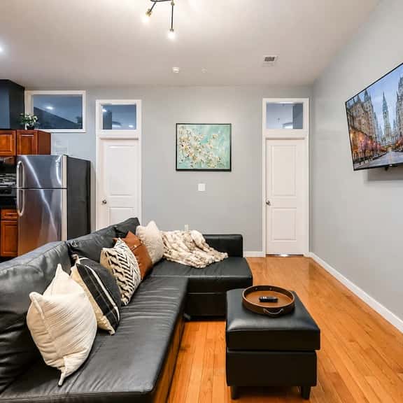 The Camac Hideaway | 2BR near Convention Center - Image 1