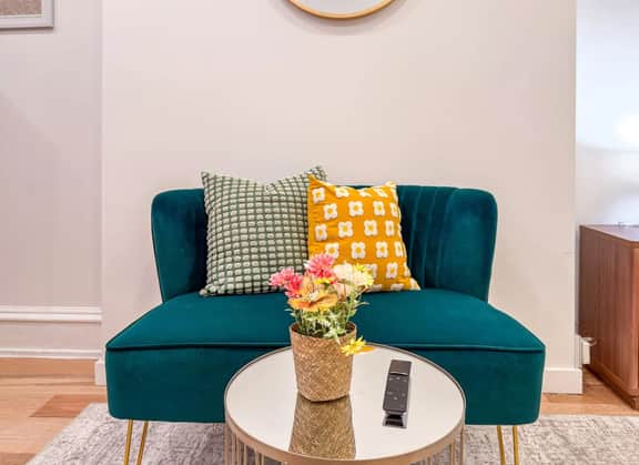Charming Studio Apt in Center City | 1F