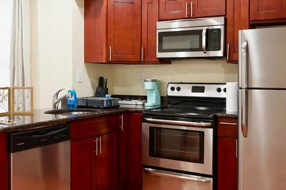 Cozy & Stylish 2BR Apt in University City