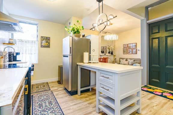 Elegant French Retreat • Dual Kitchen • Sleep 11