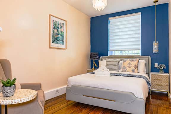 Luxury 3BR/3BA•Air Hockey Lounge•Walkable Old City