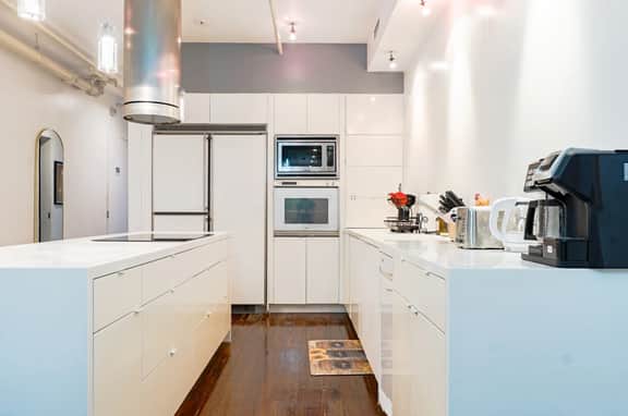 Old City 2BR Apt w/ Shuffleboard! Walk Everywhere!