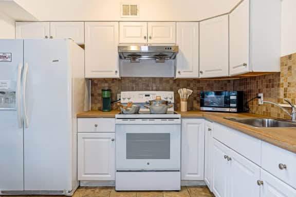 Private Bedroom near Temple U | Unit D