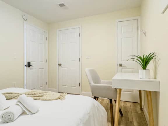 Ramblei near Drexel Park | Room BR