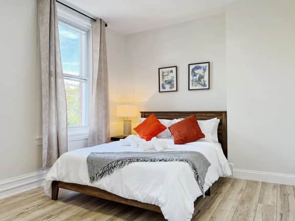 Ramblei near Drexel Park: 6-Bedroom