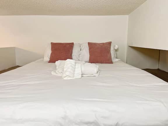 Ramblei near Drexel University | Loft Room 1F