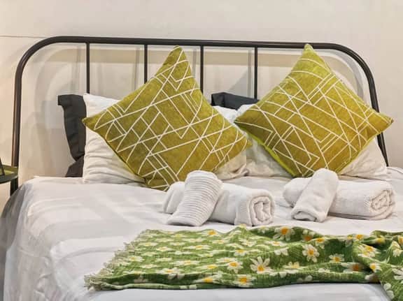 Ramblei near Rittenhouse Sq | Studio - 1R