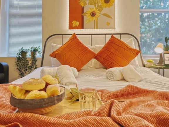 Ramblei near Rittenhouse Square | Studio - 2F