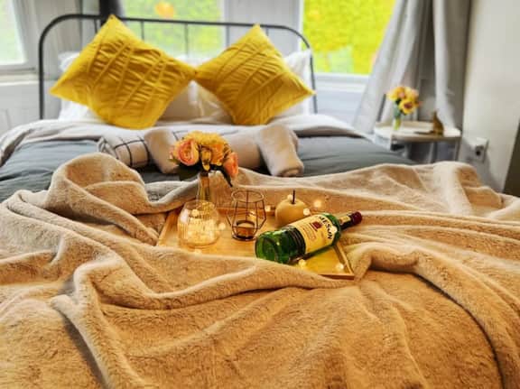 Ramblei near Schuylkill River Park | Studio - 2R