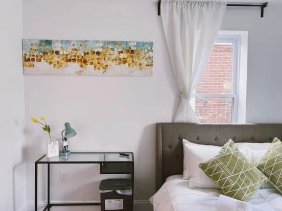 Ramblei near University City | Studio - 3R