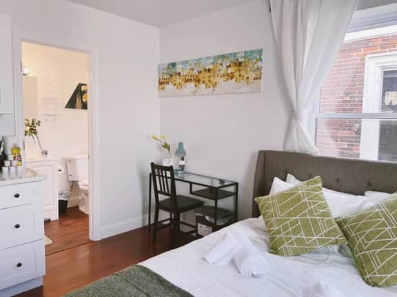 Ramblei near University City | Studio - 3R