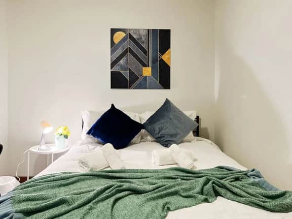 Ramblei near UPenn, Drexel & Art Museum| Room B3